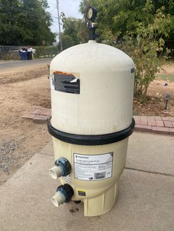 Pool filter tank