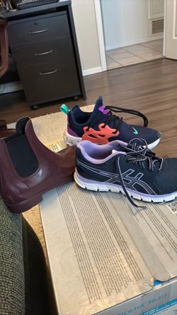 Tennis Shoes