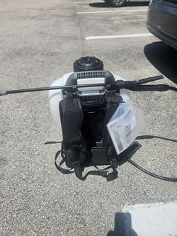 Backpack sprayer battery powered