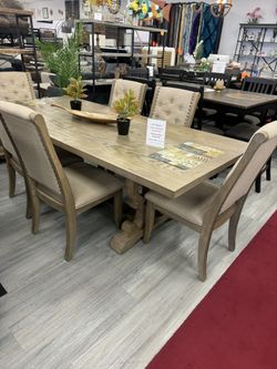 🌙✨ Beautiful Formal 7pc Dining Set ✨🌙  