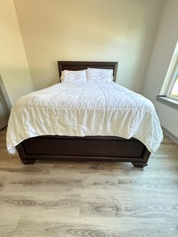 Queen Bed, Box Spring+Mattress