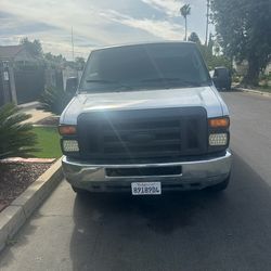 2010 Ford E-250
