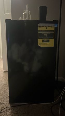 Mini fridge