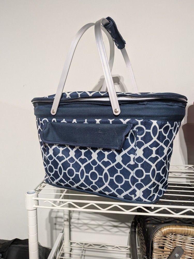 Insulated Picnic Basket