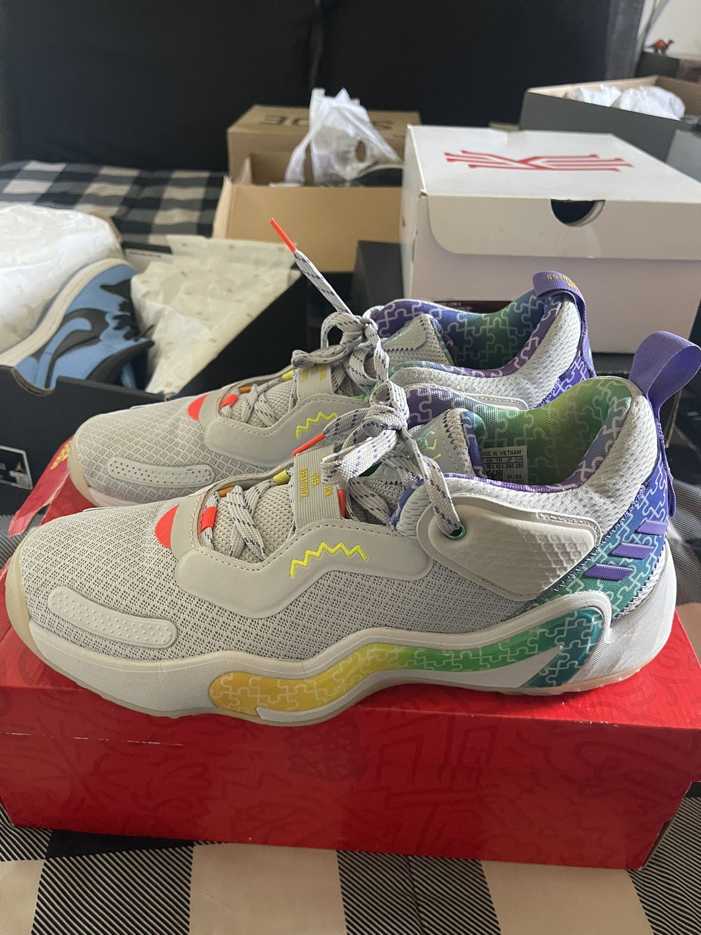 ADIDAS BASKETBALL SHOES D.O.N