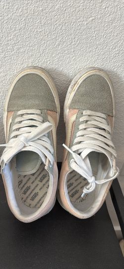Vans Shoes- women's size 7, men’s size 5.5