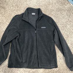 Columbia Grey Fleece Sweater – XL – $25 🧥🔥