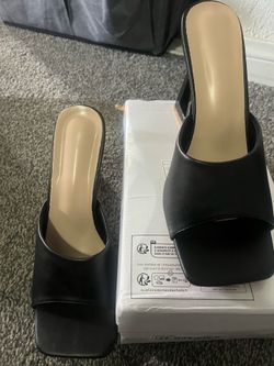 Women’s black heels