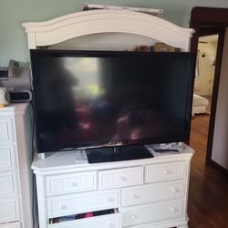 LG TV 55 inch....sound Bar And Subwoofer Also Available Look At Other Post
