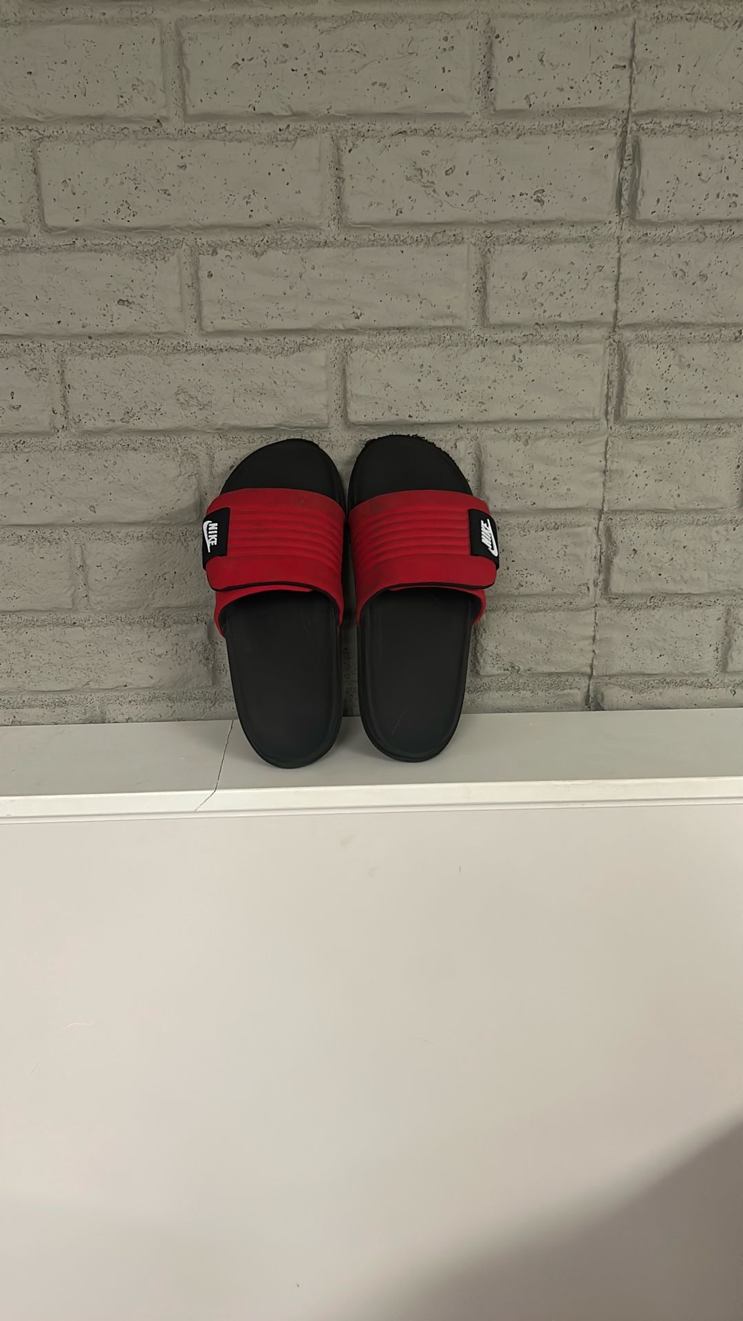 adjustable nike slides