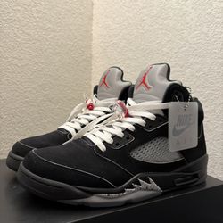 JORDAN 5 “BLACK METALLIC” 11 (PRE-OWNED)