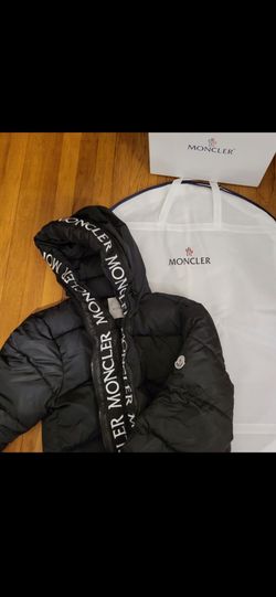 MONCLER PUFFER COAT