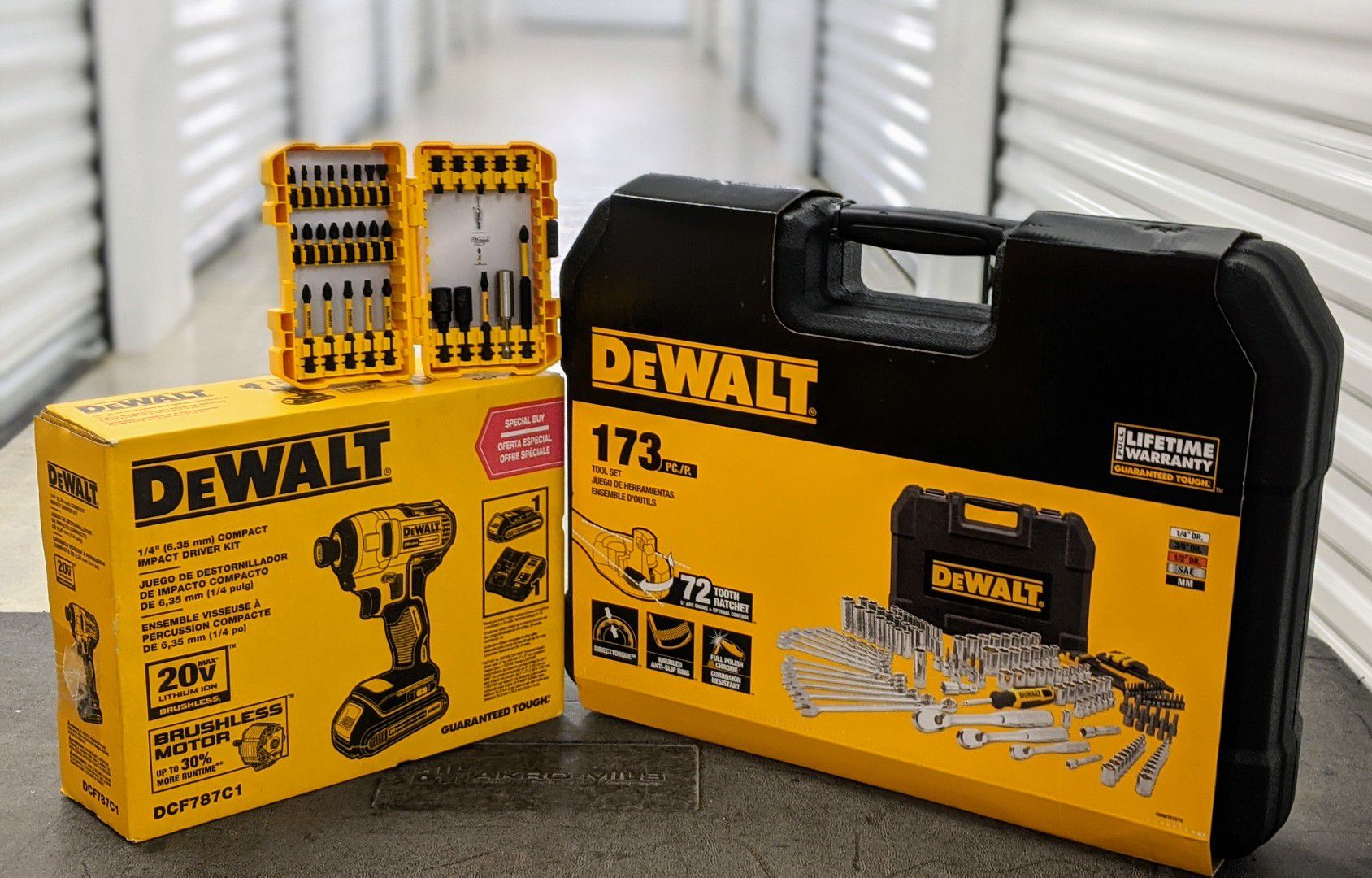 DeWalt impact drill kit , drill bit kit and tool sets