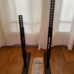 Heavy duty new Universal TV stand for TVs from 40-70 inches