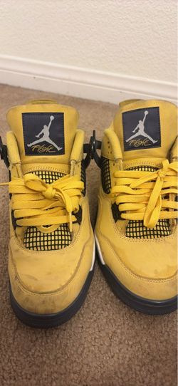 Air Jordan 4 Lightning Yellow Sneakers