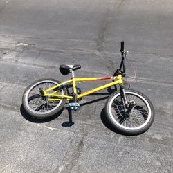 Volume Toronto 20” BMX Bike