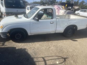 97 Toyota Tacoma Parts Only  2.4 Good Engine Transmission Automatic 