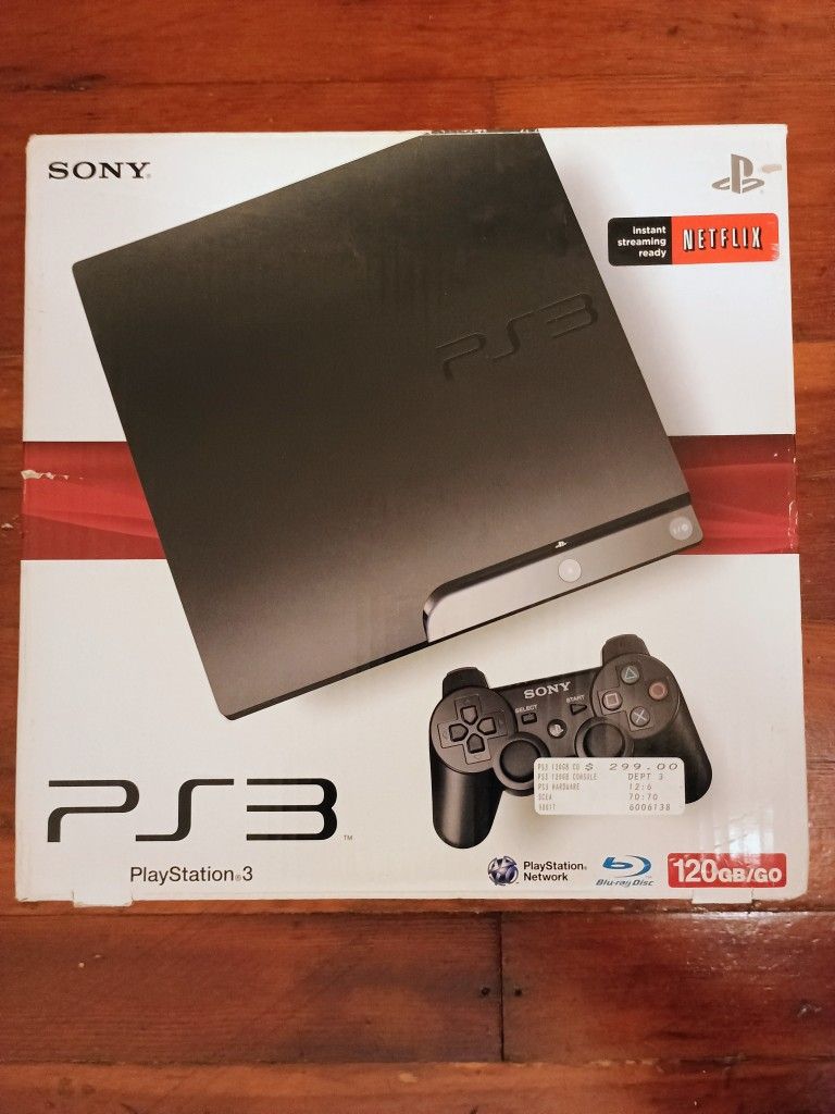 PS3 Slim w/ 320 GB HD, 3 Games (CIB), 2 Move Motion Controllers, PS Eye & Remote Control