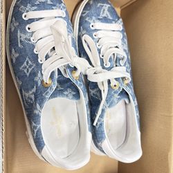 Lois Vuitton Sneakers / Woman