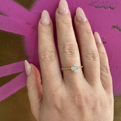 18k NATURAL DIAMOND RING 