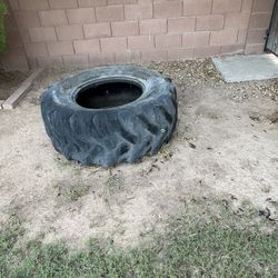 Large Workout Tire With Attachment Clip