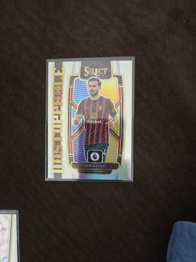 2023-24 Panini Select EPL Lewis Cook #1 Unstoppable Silver Prizm