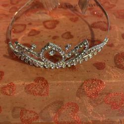 NEW QUINCEAÑERA  TIARA
