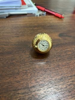 Golf ball clock