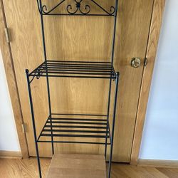 Longaberger Bakers Rack, Wrought Iron w/2 shelves and room for 2 more 