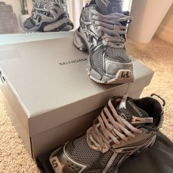 Balenciaga Runner 