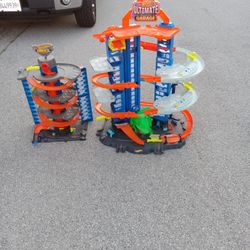 3 HOT WHEELS TRACK SETS 