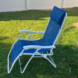 To recliner beach chair