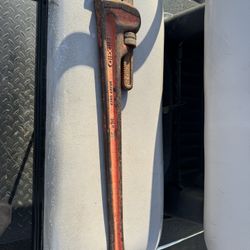 Pipe wrench adjustable 36 inch rigid