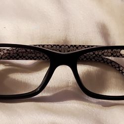 Coach Fannie  /  HC6052 / Eyeglass Frames / 52 16.135