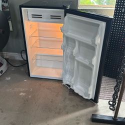 Mini Refrigerator With Freezer Works Perfect Nice & Cold!