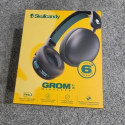 Skullcandy Grom Wireless Headphones - Kids Black NEW IN BOX