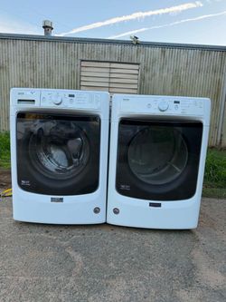 Maytag washer and dryer laundry set