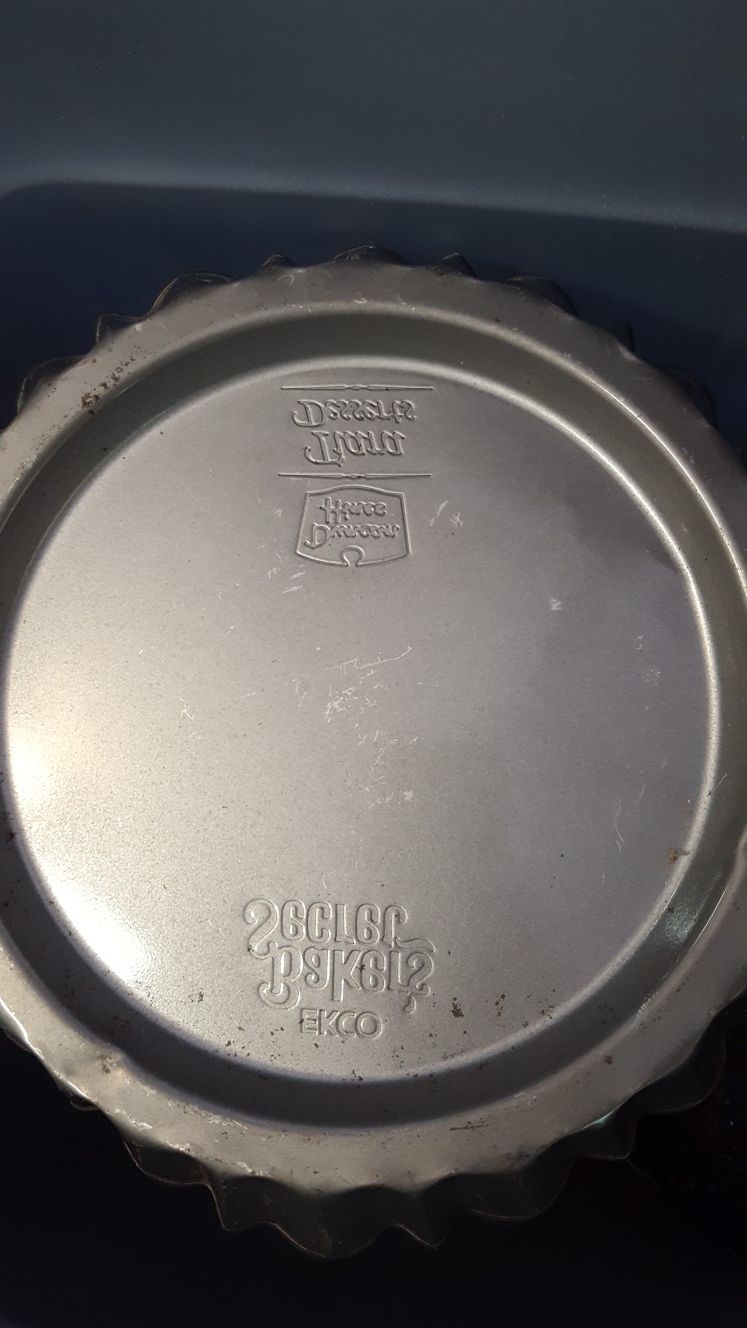 Ekco Baker's secret Duncan Hines fluted pie crust