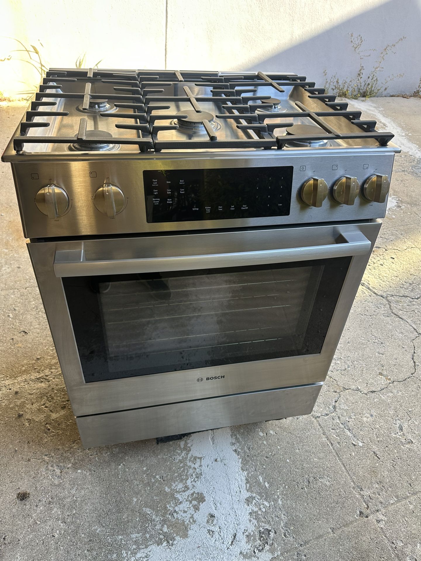 Bosch 800 Series Gas Range 30" (Model HGI8056UC/05) - Never Used