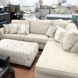 New Sectional 🔥🔥 IN STOCK NOW