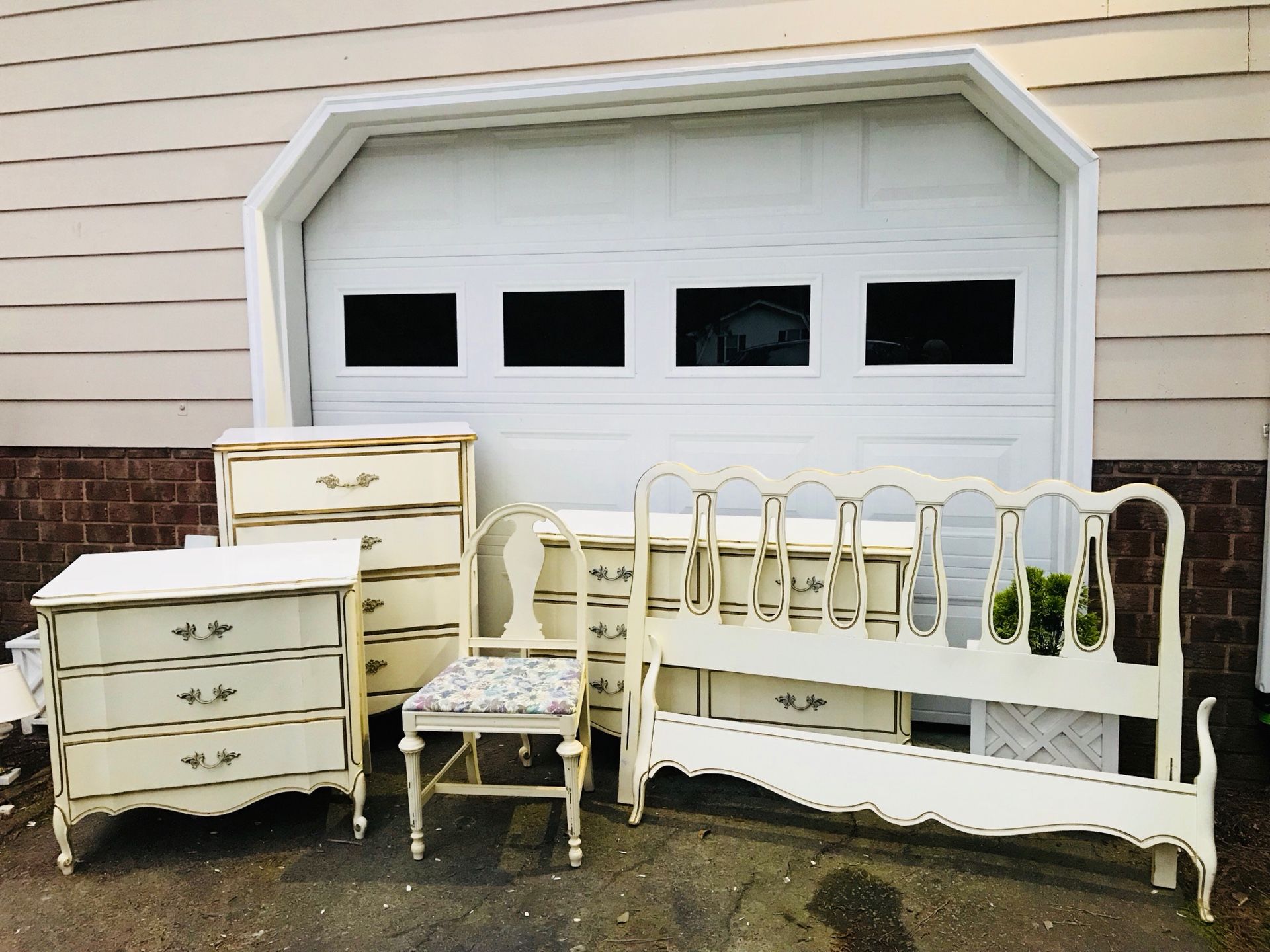 Vintage Dixie French Provincial complete bedroom set