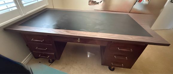Free wooden office desk