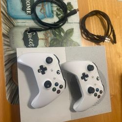 Xbox One S 1TB in excellent condition