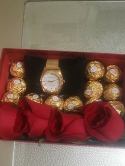 We have arrangements for that special person to be surprised on this day of love and friendship. Spanish is spoken