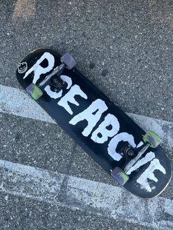 9" complete skateboard
