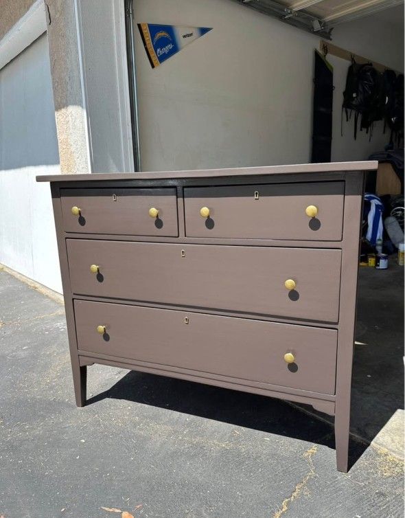 Dresser