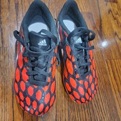 Adidas Kids US 13 sz Soccer Cleats Like New