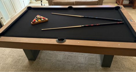 Pool Table with 6 Cues and  Cover