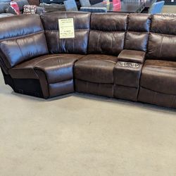 Saddle Motion Sectional (Piece)