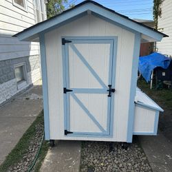 4x6 LP Smart Side Gable Roof Chicken Coop. 